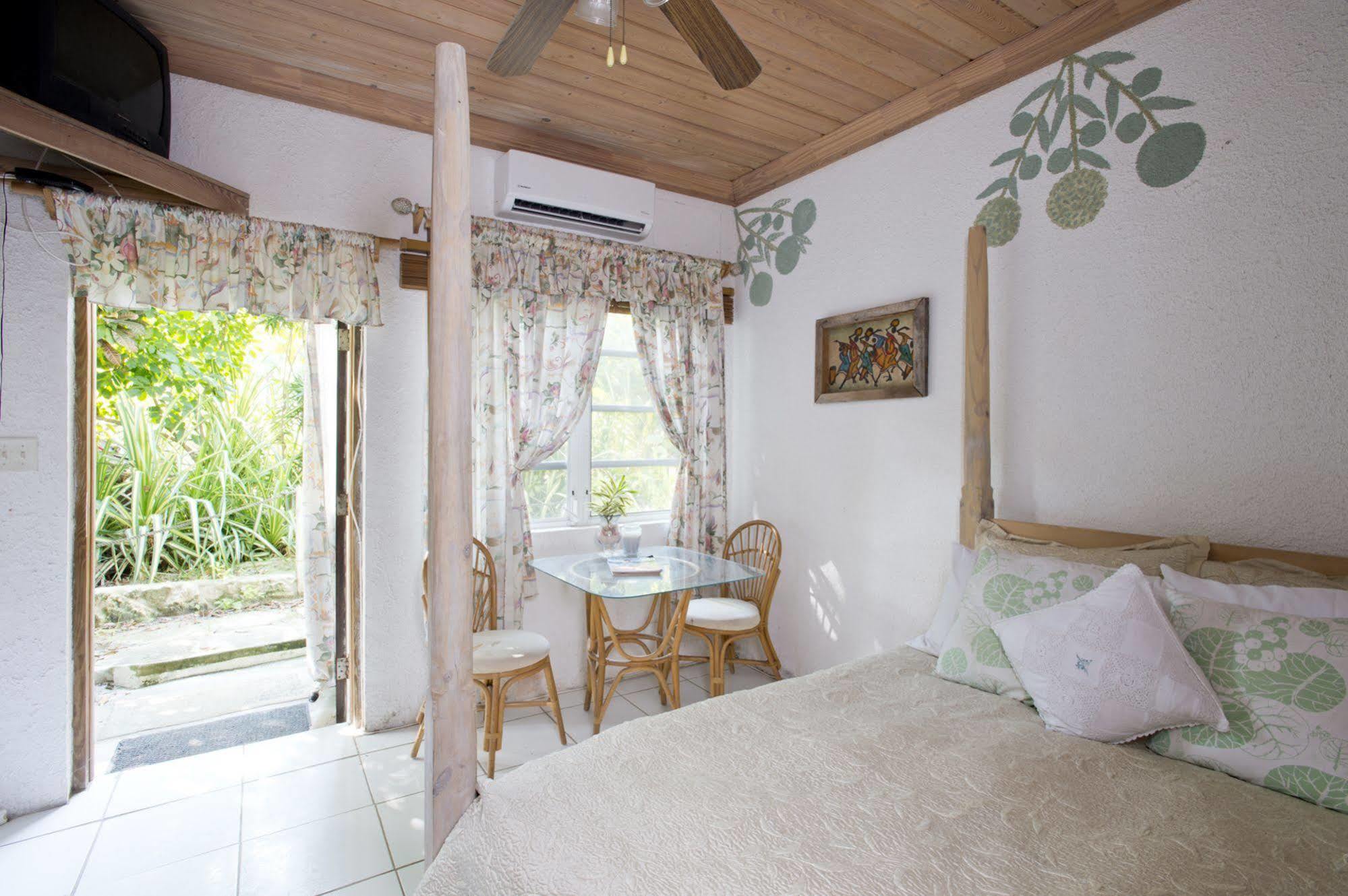 The Sugar Apple Lodging Dunmore Town エクステリア 写真