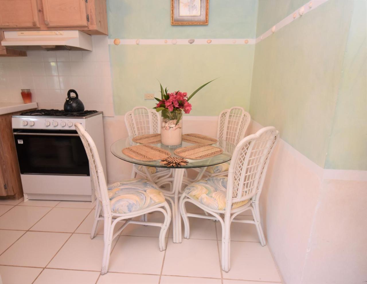 The Sugar Apple Lodging Dunmore Town エクステリア 写真